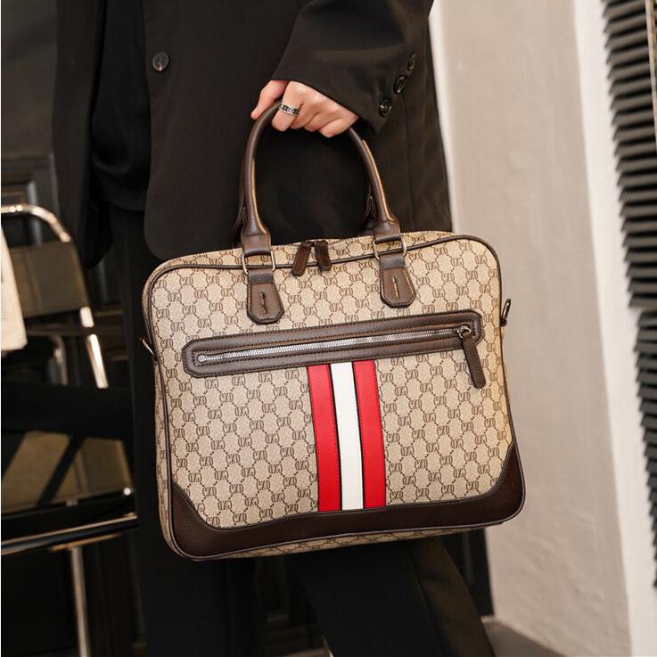 factory wholesale men handbag fashion plaid business briefcase england style color matching striped shoulder bag joker casual leather comput
factory wholesale men handbag fashion plaid business briefcase england style color matching striped shoulder bag joker casual leather comput