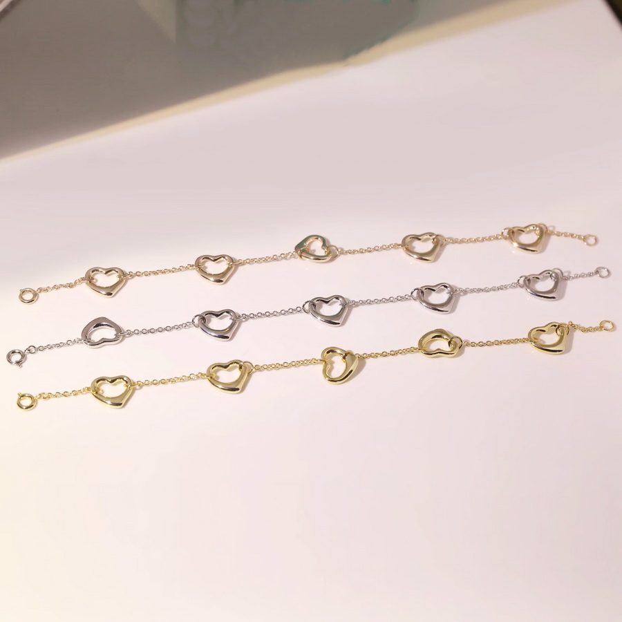 Europe America Fashion Style Bracelet Lady Women Brass Engraved T Letter Five Heart Pendant 18K Plated Gold Chain Bracelets 3 Color
Europe America Fashion Style Bracelet Lady Women Brass Engraved T Letter Five Heart Pendant 18K Plated Gold Chain Bracelets 3 Color