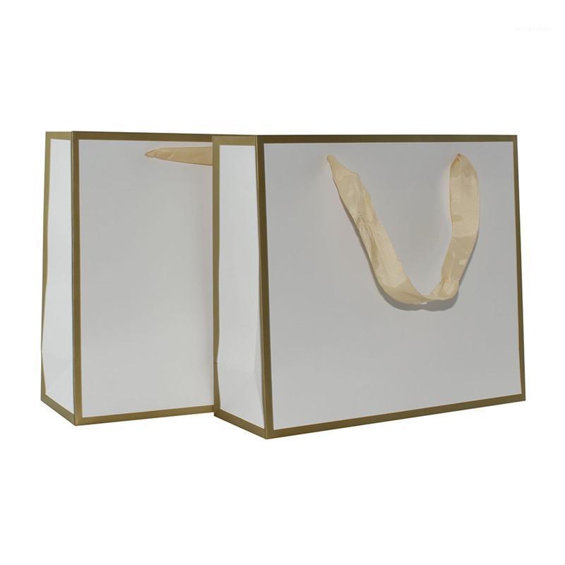 Gift Wrap Wholesale 500pcs/Lot High Quality Offset Gold Printing Logo And Edge Paper Bag Clothing Storage With Handles
Gift Wrap Wholesale 500pcs/Lot High Quality Offset Gold Printing Logo And Edge Paper Bag Clothing Storage With Handles