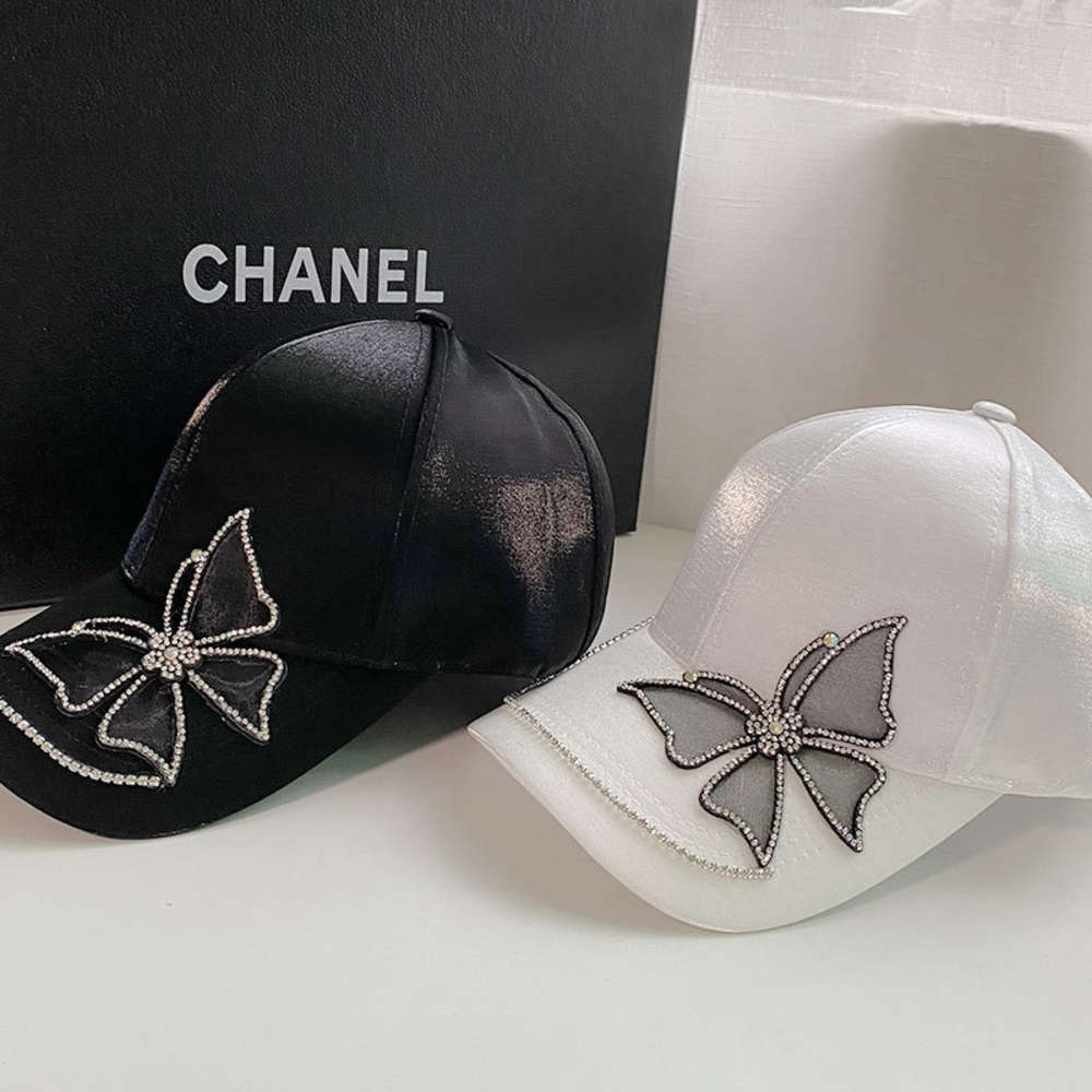 hats Silver chain big butterfly Women's diamond baseball casual Korean cap spring and summer fashion, Blue;gray
hats Silver chain big butterfly Women's diamond baseball casual Korean cap spring and summer fashion, Blue;gray