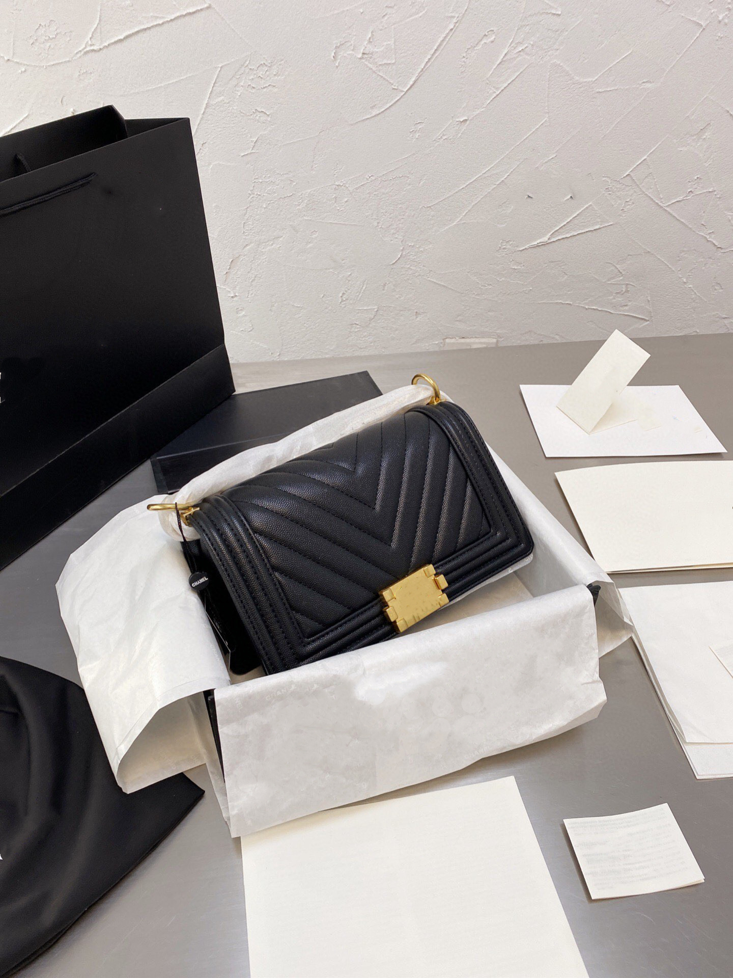2021 selling good bag crossbody diamond lattice purse with gold hardware handbags classic brand bags flap real leather size 25cm XT C020, Extra shipping
2021 selling good bag crossbody diamond lattice purse with gold hardware handbags classic brand bags flap real leather size 25cm XT C020, Extra shipping