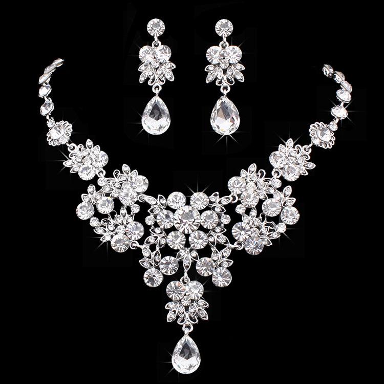 Earrings & Necklace Cute Female Crystal Jewelry Sets Charm Gold Silver Color Wedding Drop For Women Luxury Bridal Flower Chain Set, As pic
Earrings & Necklace Cute Female Crystal Jewelry Sets Charm Gold Silver Color Wedding Drop For Women Luxury Bridal Flower Chain Set, As pic