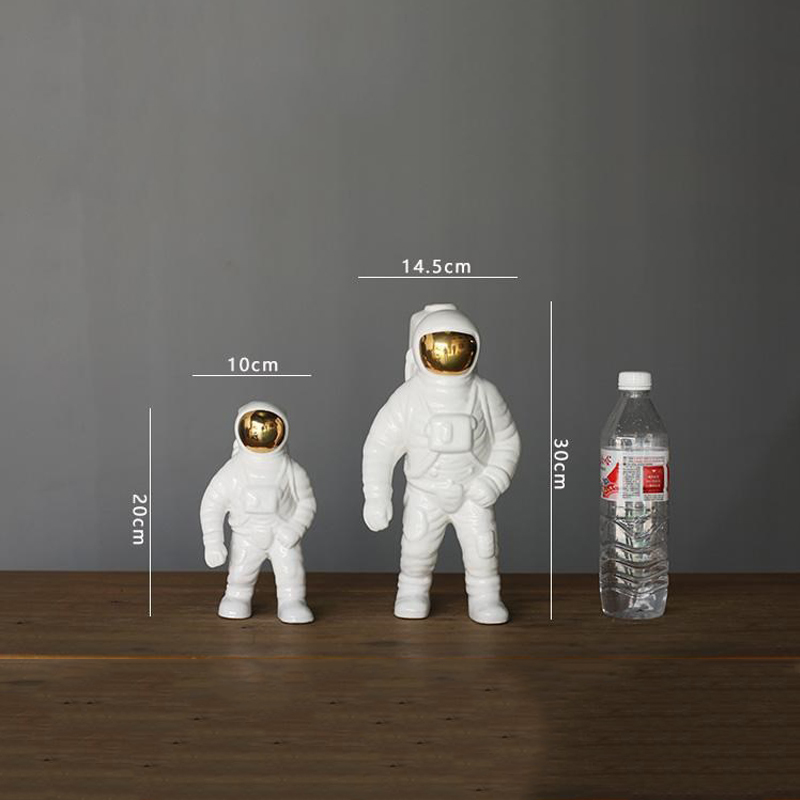 Gold Space Man Sculpture Astronaut Fashion Vase Creative Modern Ceramic Cosmonaut Ornament Model Garden Statue Home Decorations 210414