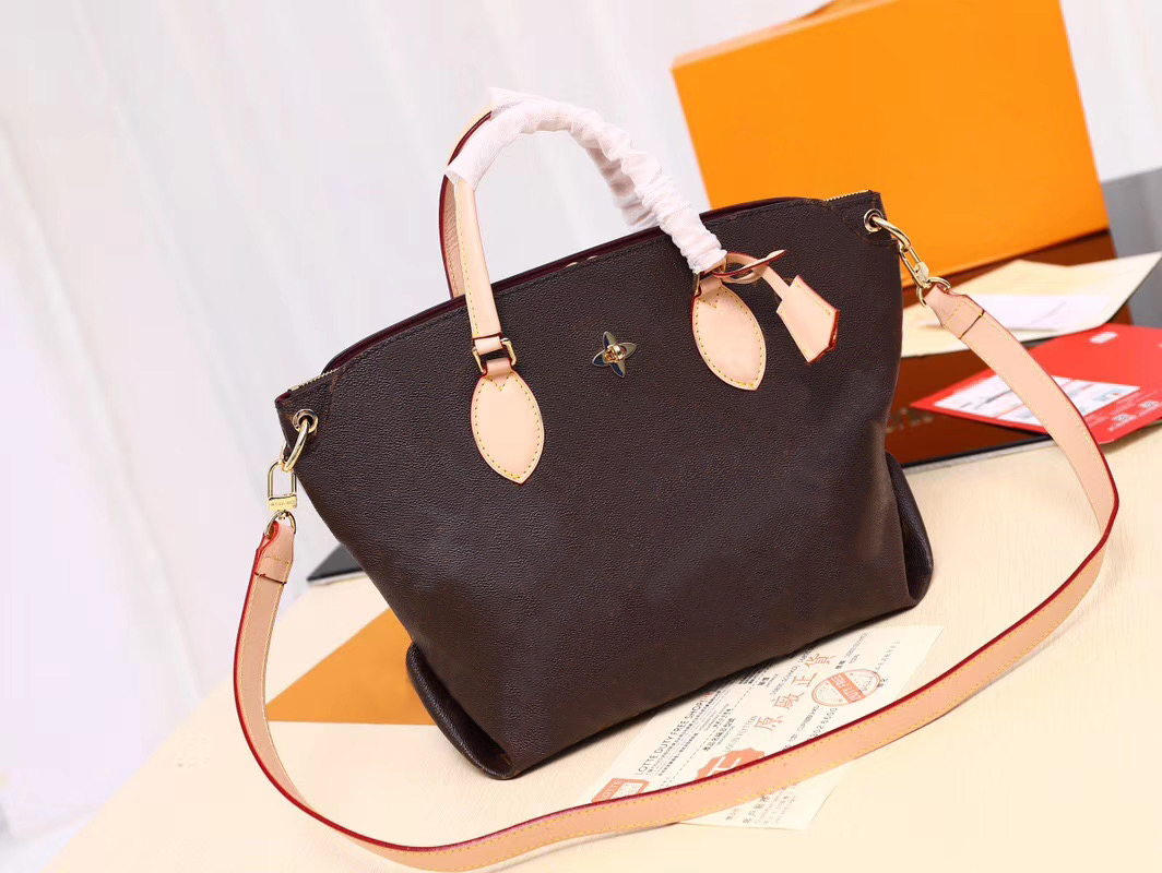 Tote totes fashion female handbag fem ale designer composite bag lady clutch shoulder handb ag 2021 top quality 443470 .size 36x28x17, Brown 443470
Tote totes fashion female handbag fem ale designer composite bag lady clutch shoulder handb ag 2021 top quality 443470 .size 36x28x17, Brown 443470