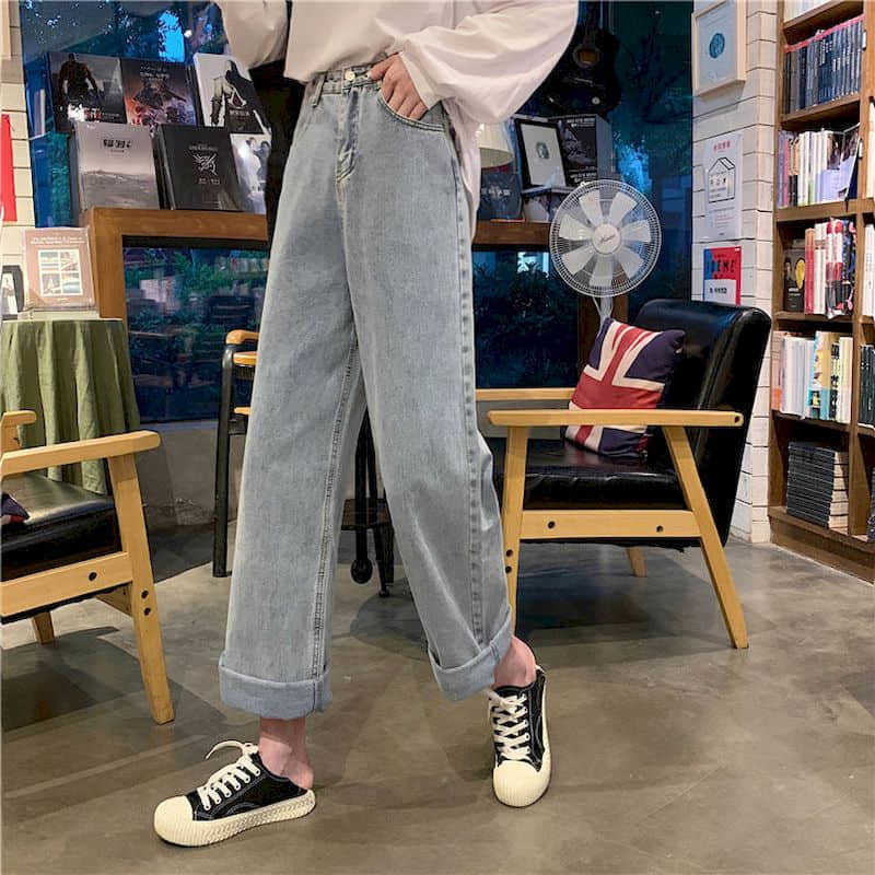 Spring and autumn wide leg jeans women loose high waist retro chic straight pants Korean style streetwear trousers 210526, Light blue
Spring and autumn wide leg jeans women loose high waist retro chic straight pants Korean style streetwear trousers 210526, Light blue
