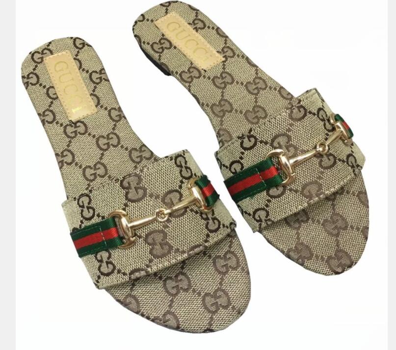 22989 Summer Sandals Women Beach Shoes 2020 Fashion Woman Slide Sandals Ladies Flat Shoes Slip on Sandles Femme Designer size35-42, Black
22989 Summer Sandals Women Beach Shoes 2020 Fashion Woman Slide Sandals Ladies Flat Shoes Slip on Sandles Femme Designer size35-42, Black