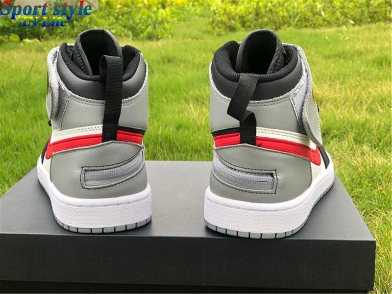Jumpman 1 1s High FlyEase Mens Womens Basketball Shoes Black White and Red Color Matching Sports Shoelaces Shoebox Full Size 36--45 Ni ok ie
Jumpman 1 1s High FlyEase Mens Womens Basketball Shoes Black White and Red Color Matching Sports Shoelaces Shoebox Full Size 36--45 Ni ok ie