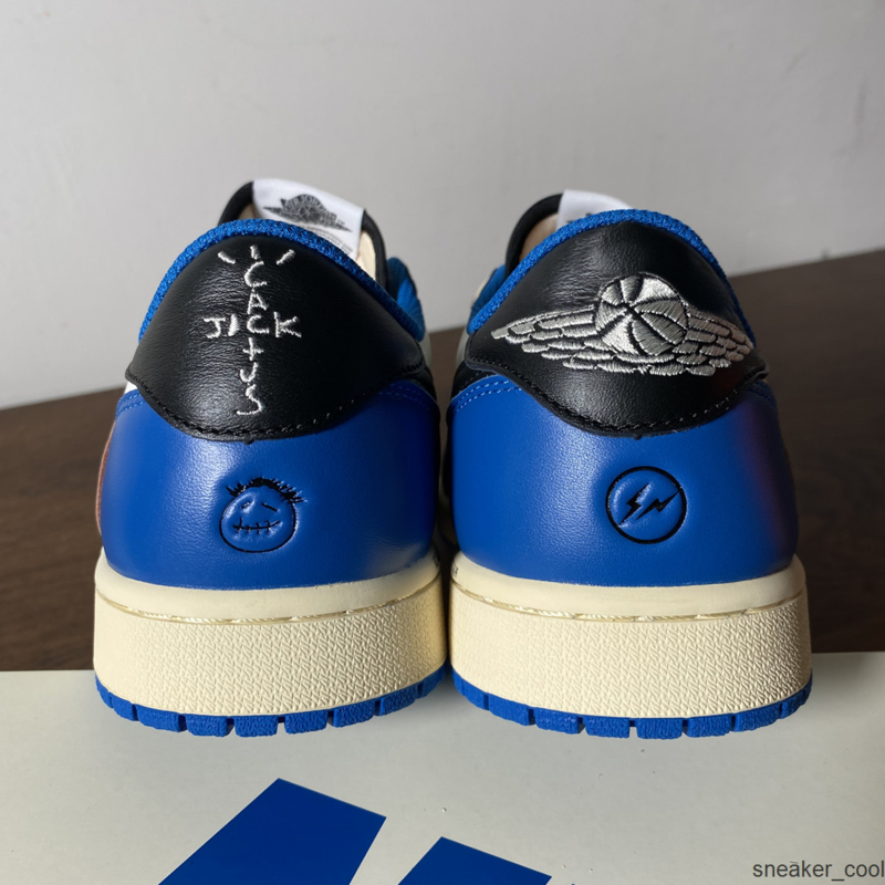 basketball shoes outdoor sports sneaker low cut white blue Travis TS SP 1 wholesaler DM7866-140 with original
basketball shoes outdoor sports sneaker low cut white blue Travis TS SP 1 wholesaler DM7866-140 with original