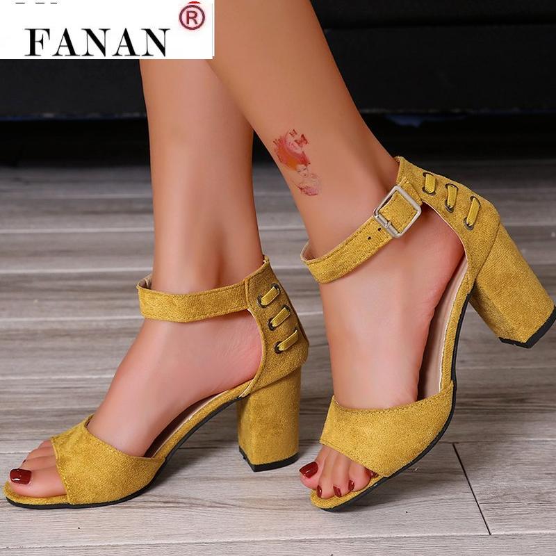 Summer Round Head Fashion Women's Sandals One Word Buckle Casual Comfortable Mature Sexy Chunky Heels Dress Shoes, Black
Summer Round Head Fashion Women's Sandals One Word Buckle Casual Comfortable Mature Sexy Chunky Heels Dress Shoes, Black