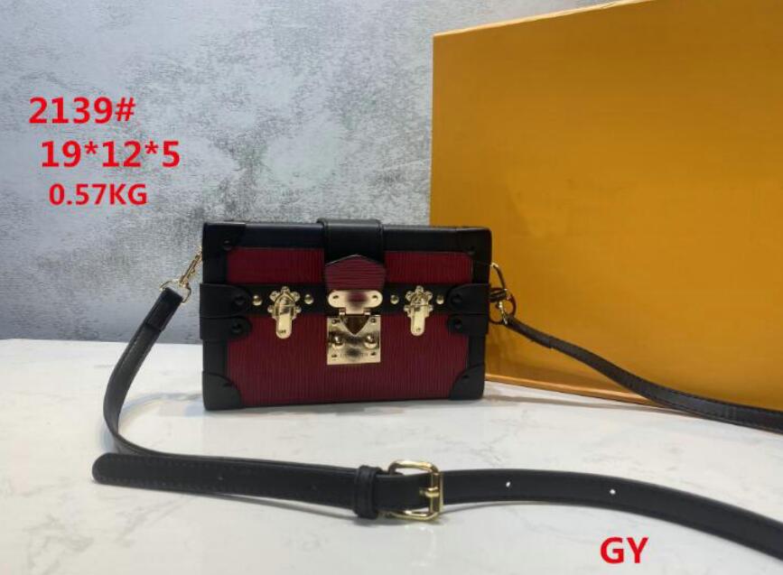 2022 Designer PETITE MALLE Shoulder Bag Women Purse Crossbody Handbag Vintage Fashion Cute Charming Pocket Hard Case Lady Hand Bags, Black
2022 Designer PETITE MALLE Shoulder Bag Women Purse Crossbody Handbag Vintage Fashion Cute Charming Pocket Hard Case Lady Hand Bags, Black