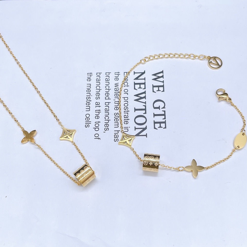 Pendant Necklace Fashion Round Necklaces Stone for Man Woman Design Personality Top Quality with box, Silver
Pendant Necklace Fashion Round Necklaces Stone for Man Woman Design Personality Top Quality with box, Silver
