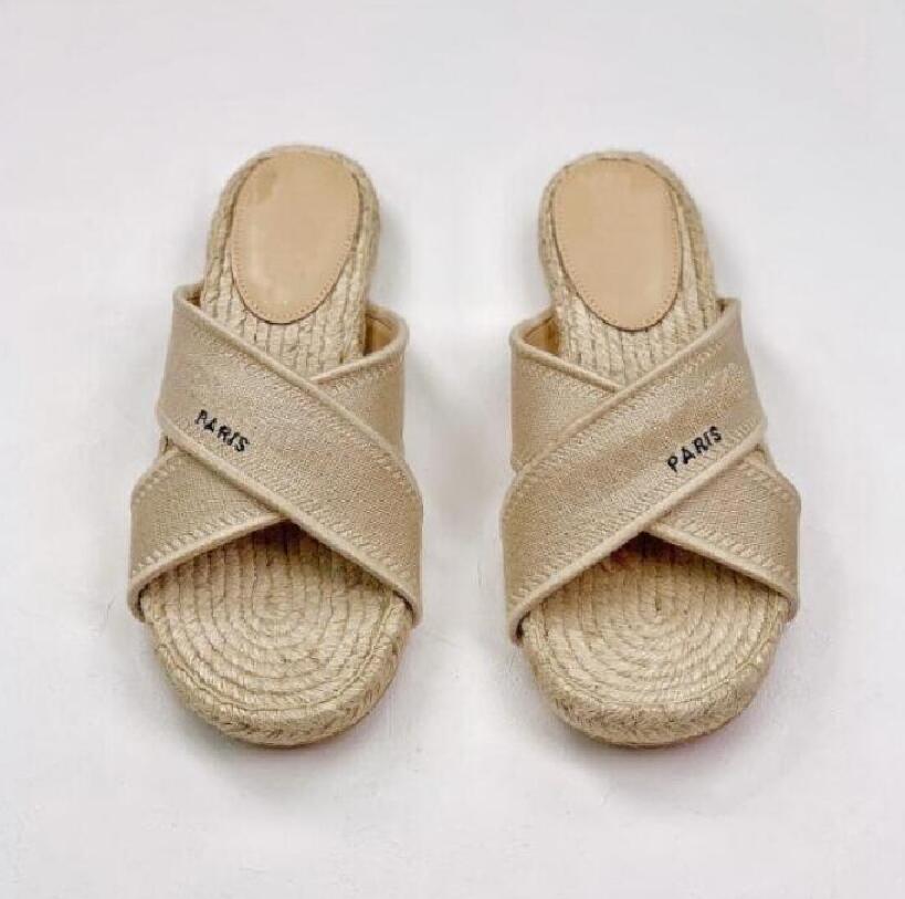 Luxury Designer Women Sandals Fisherman Canvas Slippers Espadrilles Ladies Summer Loafers Flat Heel Beach Outdoors Slipper Top Quality With Box size 35-42, Color 2
Luxury Designer Women Sandals Fisherman Canvas Slippers Espadrilles Ladies Summer Loafers Flat Heel Beach Outdoors Slipper Top Quality With Box size 35-42, Color 2