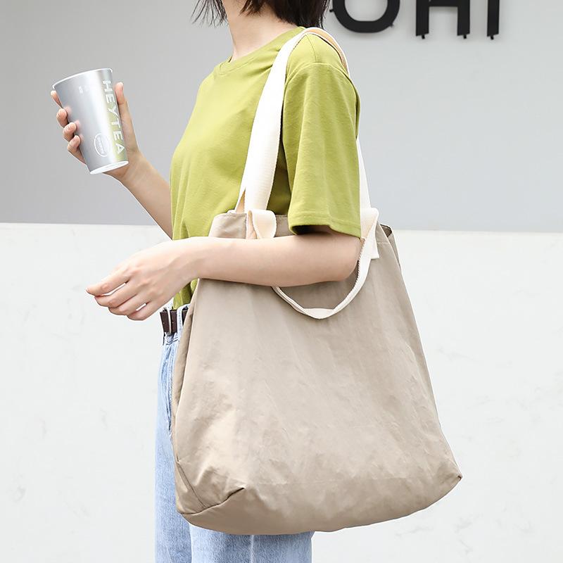 Evening Bags Large Capacity Leisure Handbag Simple Series Canvas Bag Fashion Nylon Shoulder Women's Shoppers Tote, Black
Evening Bags Large Capacity Leisure Handbag Simple Series Canvas Bag Fashion Nylon Shoulder Women's Shoppers Tote, Black