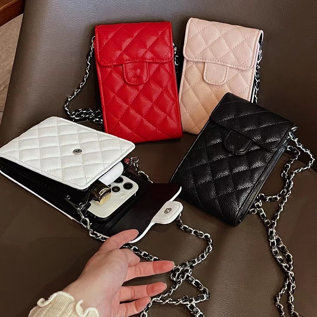 Caviar leather mobile phone cases bag is suitable for Apple 11/12/13pro max mini chain bag 7/8p XR joker shoulder slung, Red
Caviar leather mobile phone cases bag is suitable for Apple 11/12/13pro max mini chain bag 7/8p XR joker shoulder slung, Red