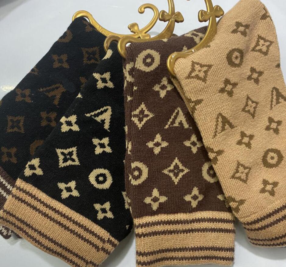Brand Designer Letter Printing Embroideried Socks Mens Womens Underwear Pure Cotton Wool Knitting Stockings Vintage Winter Thicken Cashmere Keep Warm Long Sock
Brand Designer Letter Printing Embroideried Socks Mens Womens Underwear Pure Cotton Wool Knitting Stockings Vintage Winter Thicken Cashmere Keep Warm Long Sock