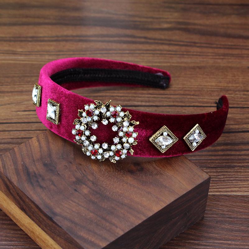 Hair Clips & Barrettes Vintage Wide Velvet Hairband Crystal And Rhinestone Hoop Diamante Headband For Women Charm Accessories, Golden;silver
Hair Clips & Barrettes Vintage Wide Velvet Hairband Crystal And Rhinestone Hoop Diamante Headband For Women Charm Accessories, Golden;silver