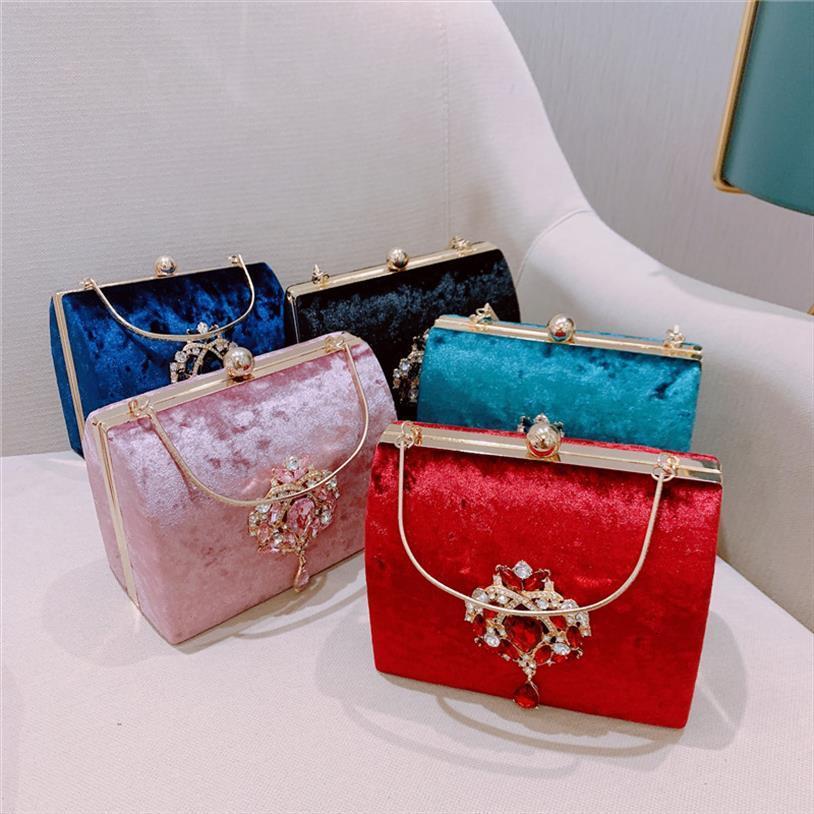 design boxed evening velvet bag retro square handbag female diamond clutch gold wedding party purse
design boxed evening velvet bag retro square handbag female diamond clutch gold wedding party purse