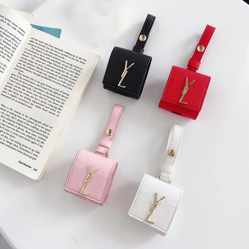 Leather Earphone Case For Airpods 1/2/3 4 Colors Luxury S Designer Antifouling Metal Button Womens Women Earphone Set D2109186HL
Leather Earphone Case For Airpods 1/2/3 4 Colors Luxury S Designer Antifouling Metal Button Womens Women Earphone Set D2109186HL