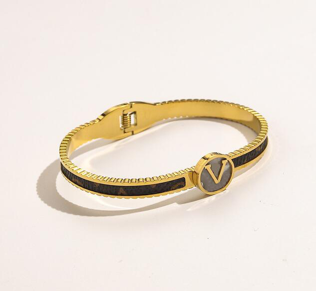 22SS 17style Famous Punk Unisex 18K Gold Plated Titanium Stainless Steel Link Chain Bangle Charm Bracelets Luxury Brand Jewelry Men Women Metal Accessories Gift