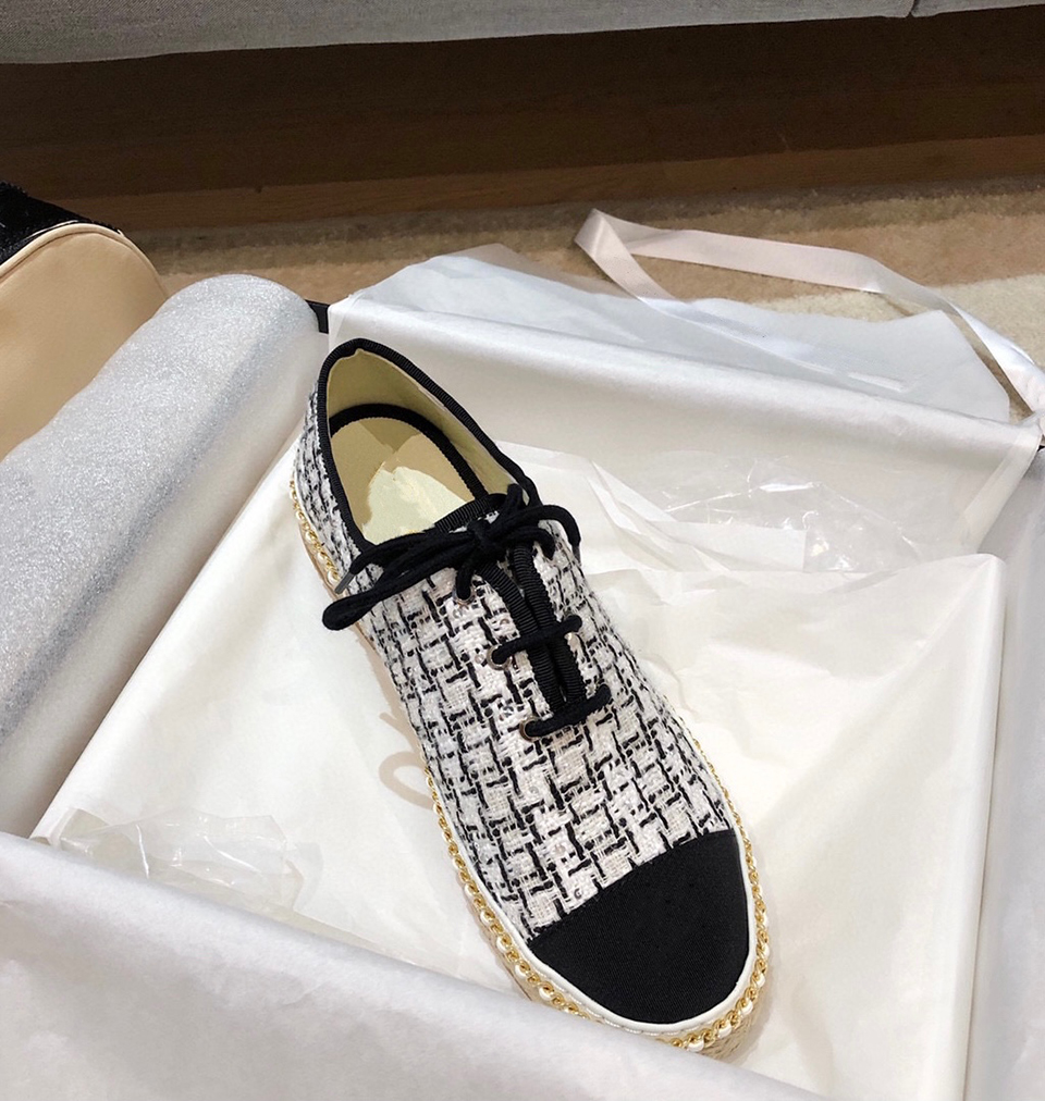 Dress Shoes 100% leather handmade designer Fisherman black women flat small scent wind spring and autumn 2021 thick soled with loafers
Dress Shoes 100% leather handmade designer Fisherman black women flat small scent wind spring and autumn 2021 thick soled with loafers