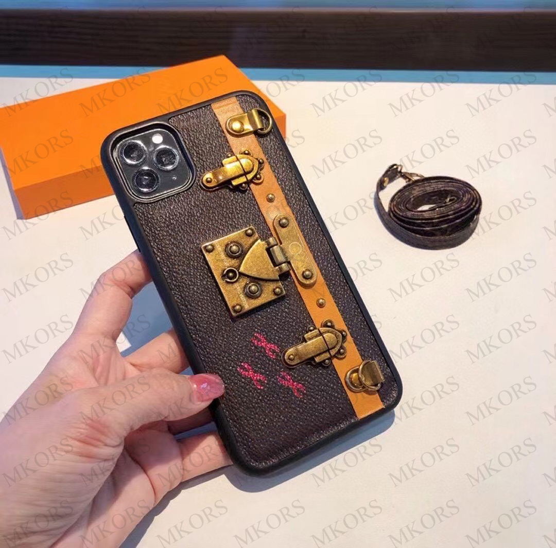 With Retail Box Luxurious Design Phone Cases for iPhone 14 14pro 13 13pro 12 11 Pro 12pro 11pro Xr X Xs Max 8 7 Plus Metallic Lock PU Leather Cover Shoulder Strap Case, Brown + box
With Retail Box Luxurious Design Phone Cases for iPhone 14 14pro 13 13pro 12 11 Pro 12pro 11pro Xr X Xs Max 8 7 Plus Metallic Lock PU Leather Cover Shoulder Strap Case, Brown + box
