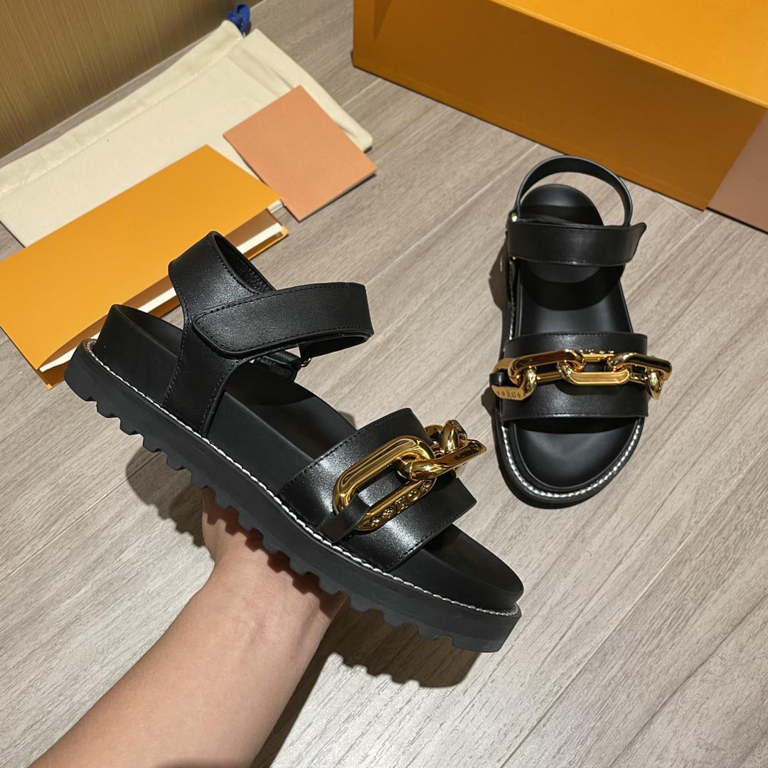 2021 Luxury design women's flat sandals Textured soft leather sandals with thick metal chains Retro style ankle buckle women's sandal
2021 Luxury design women's flat sandals Textured soft leather sandals with thick metal chains Retro style ankle buckle women's sandal