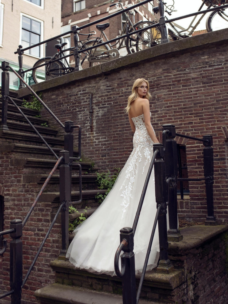 Sexy Strapless Appliques Lace Mermaid Wedding Dress Backless Illusion Custom Made Short Train Bridal Dresses Robe De Mariée