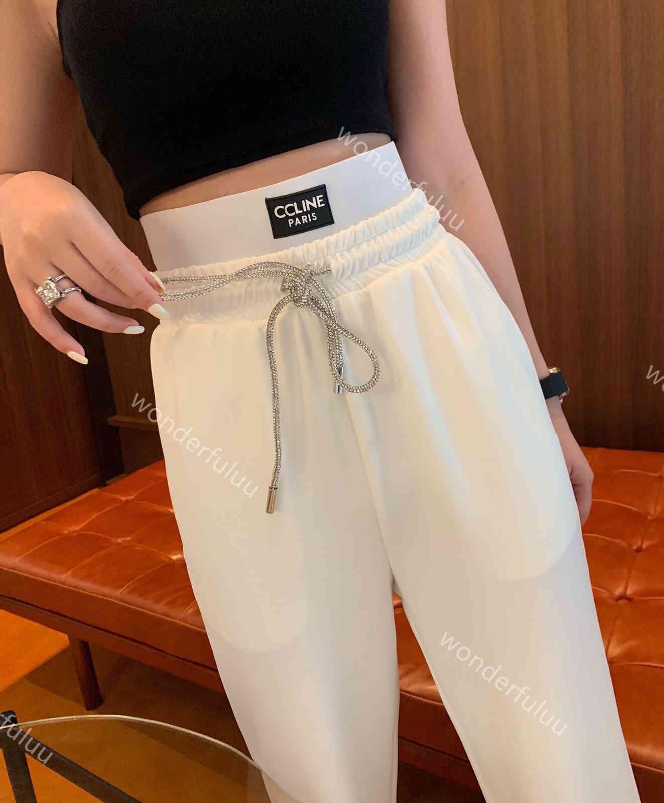 2021ss white women pants high quality Women Designers Clothes Straight leg slacks high waist fake two-piece logo pattern loose sweatpants
2021ss white women pants high quality Women Designers Clothes Straight leg slacks high waist fake two-piece logo pattern loose sweatpants