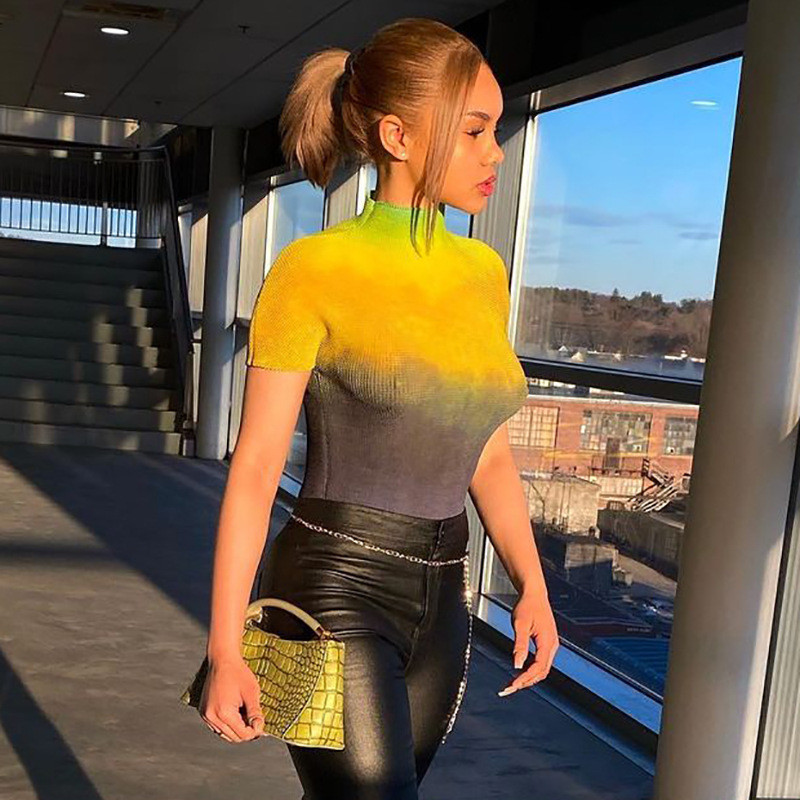 CNYISHE Regular Short Sleeve Gradient T Shirt Women Summer Tops Tees Casual High Neck Streetwear T-shirts Fenale Basic Shirts 210419