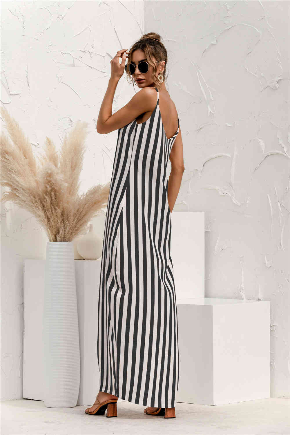 Summer Long Dresses Women Sexy V Neck Striped Sleeveless Boho Beach Dress Fashion Spaghetti Strap Pockets Loose Sundress Female 210522
