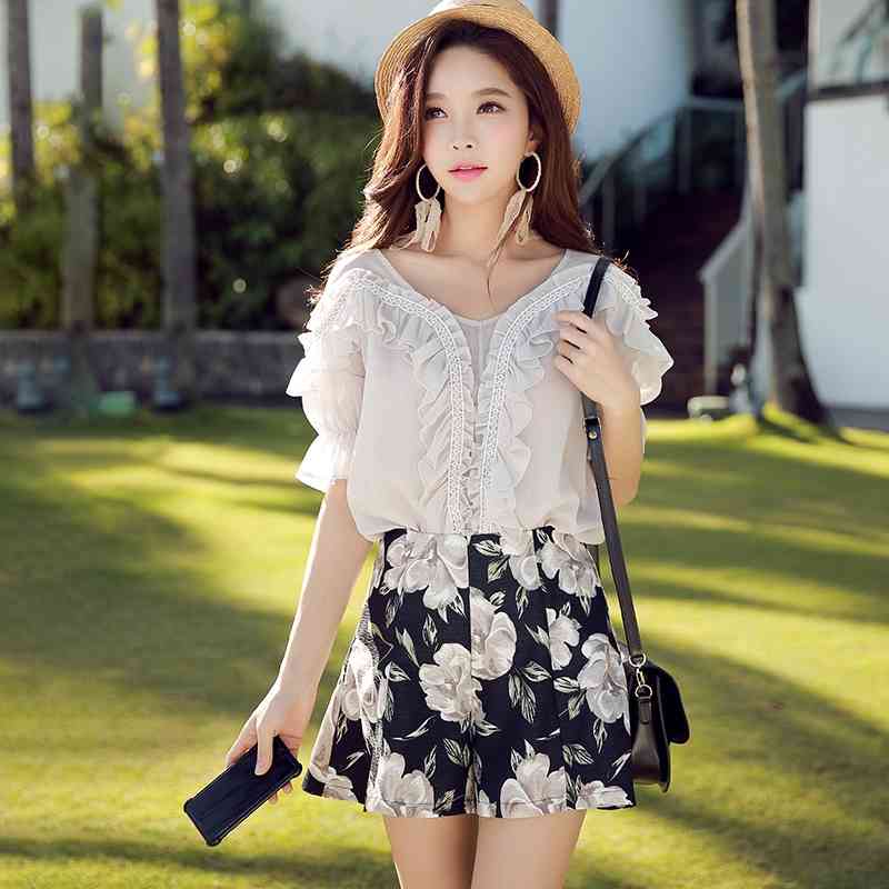 Dabuwawa Exclusive Summer Sweet Solid Chiffon Blouse Women Elegant Ruffle Short Sleeve V-Neck Shirts Tops Ladies DO1BCF005 210520