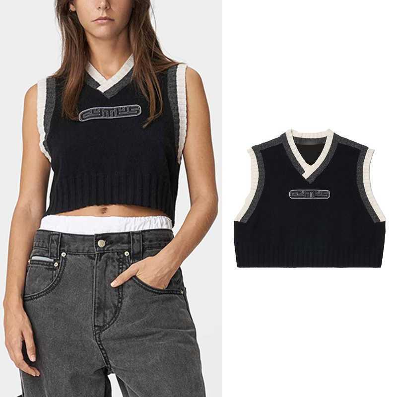 Women Retro Knitted Sleeveless Vest V-Neck Letters Print Loose Sweater Crop Top 210819