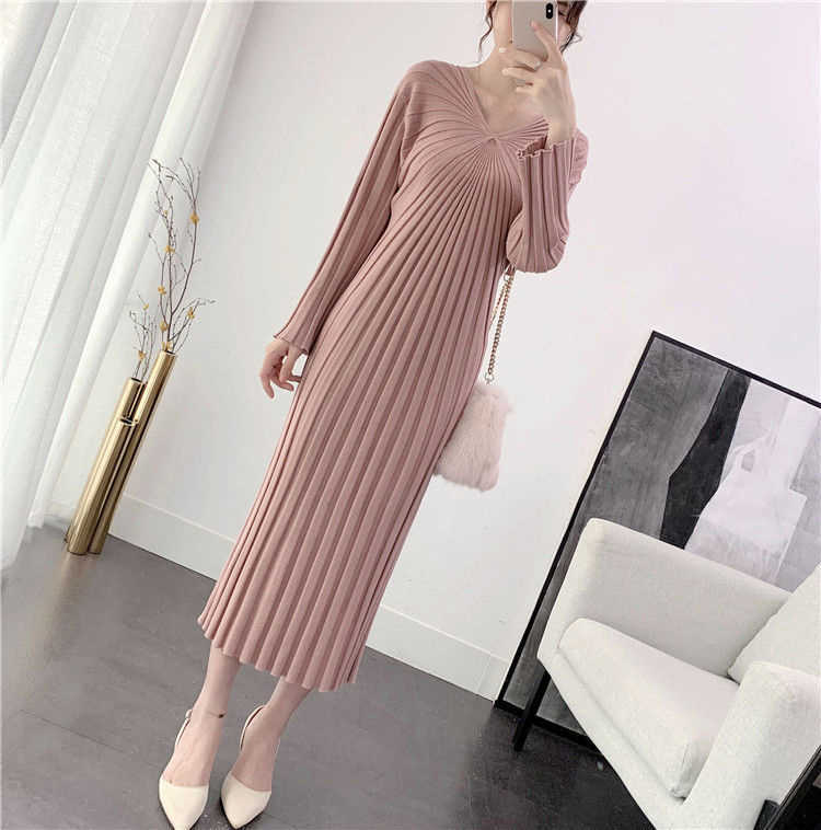 Femme Robe Fall V-Neck Long Flare Sleeve Straight Dressess for Womens Winter Striped Black Loose Knitted Dress Robes Pour Femmes 210604