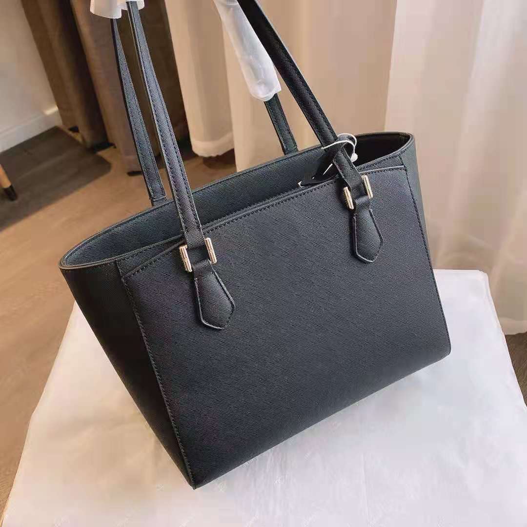 2021 Luxury large capacity Evening Bags Women One-shoulder portable diagonal Solid Open Genuine Leather Clutch multiple colour
2021 Luxury large capacity Evening Bags Women One-shoulder portable diagonal Solid Open Genuine Leather Clutch multiple colour