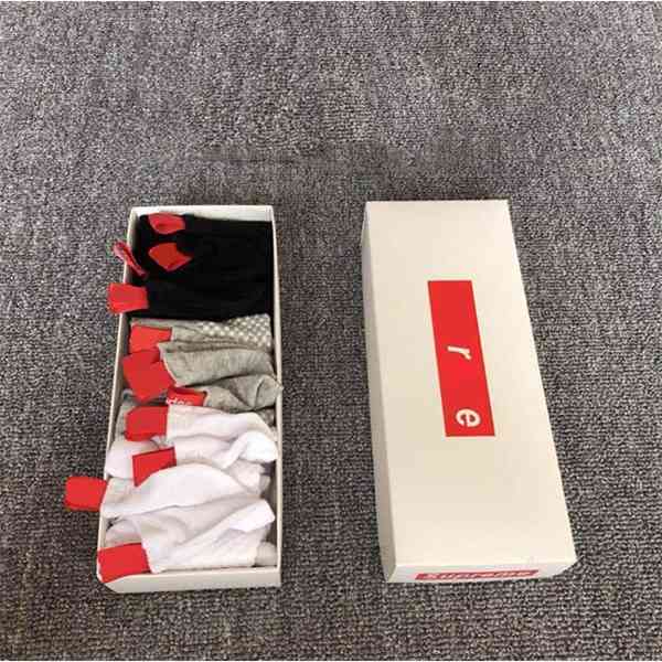 Brand Designer Pure Cotton socks men and women couples 6 pairs boxed Box Fashion Hombre mens sockq, Black
Brand Designer Pure Cotton socks men and women couples 6 pairs boxed Box Fashion Hombre mens sockq, Black