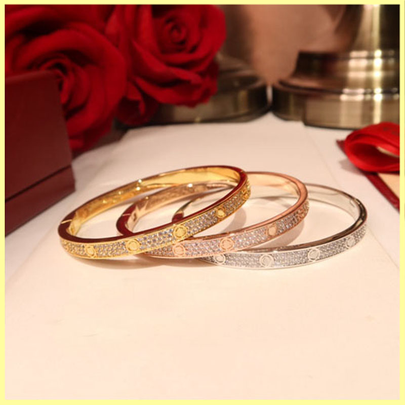 Luxury Designer Bracelet Fashion Love Bracelet Farandole Fully-jewelled Pendent C Bracelets For Women Jewelry Love Ring21092204R, White
Luxury Designer Bracelet Fashion Love Bracelet Farandole Fully-jewelled Pendent C Bracelets For Women Jewelry Love Ring21092204R, White