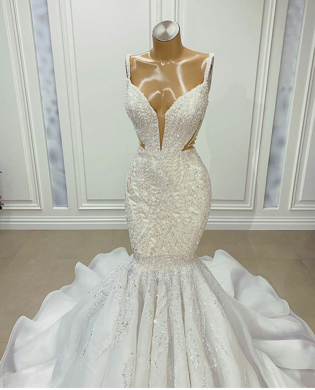 Luxury Beading Mermaid Wedding Dress Deep V Neck Sleeveless Lace Appliques Bridal Gowns robes de mariée Beach Bride Dresses