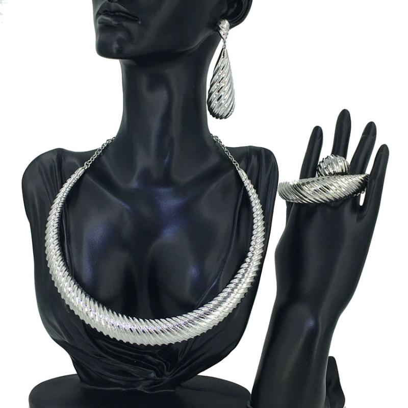 Earrings & Necklace Mejewelry The Latest Exquisite Italian Gold And Large Jewelry Set Ladies Banquet FHK12214, Silver
Earrings & Necklace Mejewelry The Latest Exquisite Italian Gold And Large Jewelry Set Ladies Banquet FHK12214, Silver