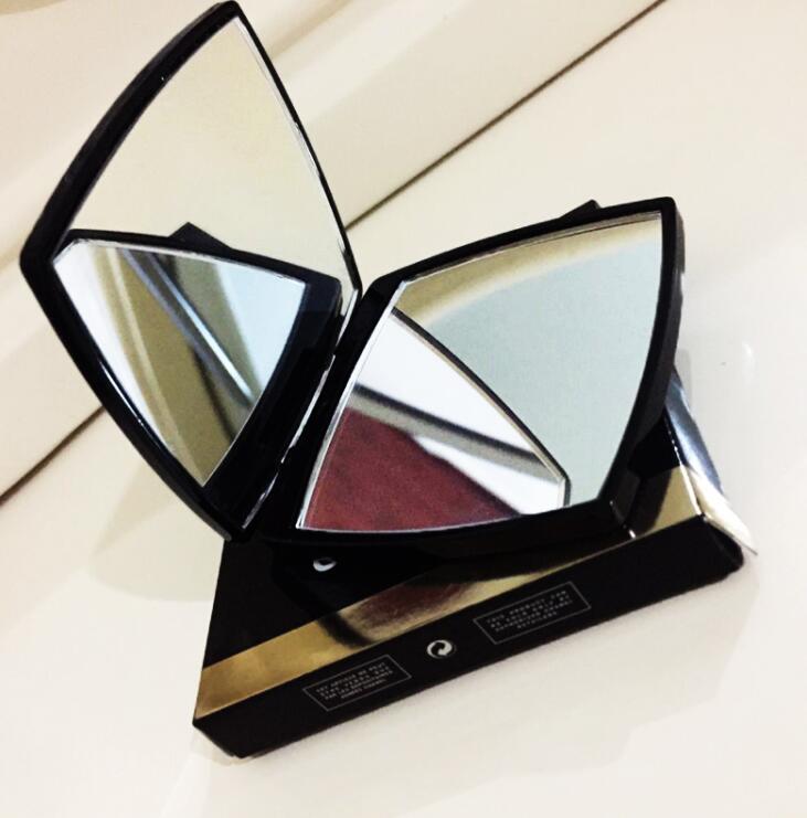 Designer luxury Make Double Mirror magnifier Cosmetic Folding Portable Compact Mirrors have box + bag With logo
Designer luxury Make Double Mirror magnifier Cosmetic Folding Portable Compact Mirrors have box + bag With logo