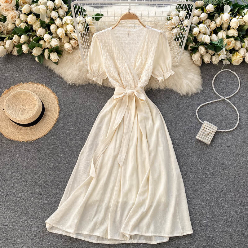 LFL Summer Casual Chic Streetwear A-line Midi Dress Women Elegant French Dress Sweet Puff Sleeve Lace V Neck Belt Dresses 210521