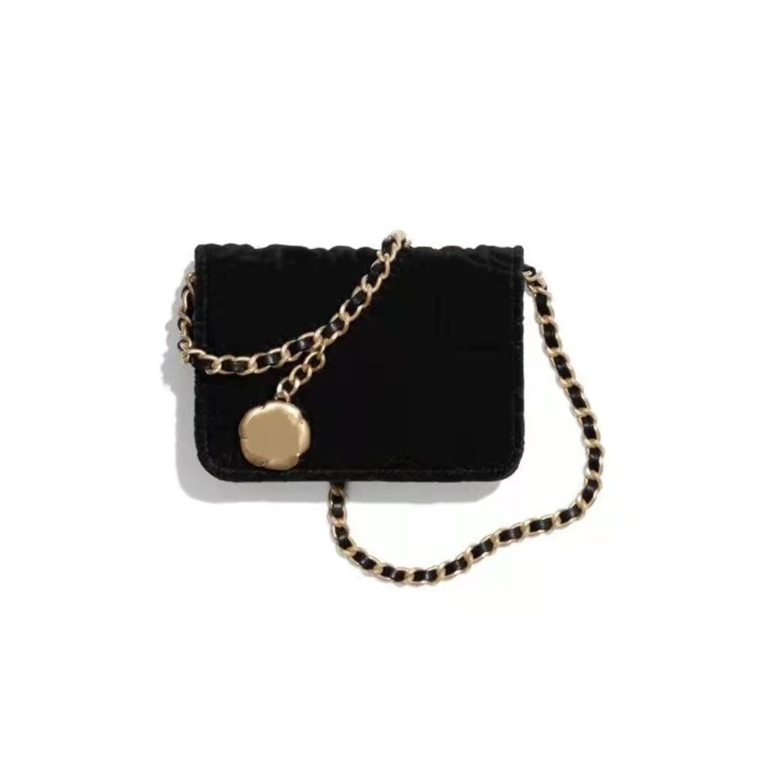 High quality velvet bag with handbag handbags women shoulder alphabet tower button design exquisite purses chain fashion crossbody bags
High quality velvet bag with handbag handbags women shoulder alphabet tower button design exquisite purses chain fashion crossbody bags