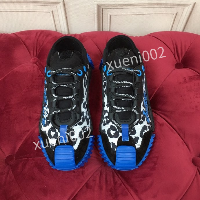 2021 triple s mens womens boots designer casual shoes platform sneakers black white grey red pink blue green yellow mens trainers sports hc200907, 12
2021 triple s mens womens boots designer casual shoes platform sneakers black white grey red pink blue green yellow mens trainers sports hc200907, 12