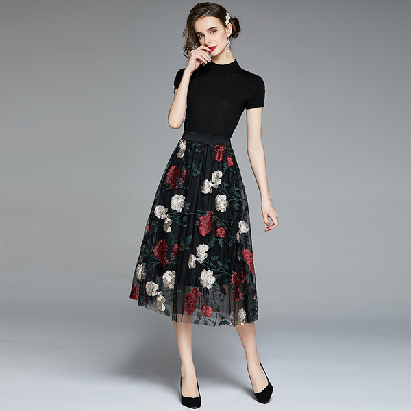Summer Women's Two Piece Set Black Short Sleeve knit T-shirt Top + High Waist Flowers Embroidery Mesh Midi Skirt Suit 210519
