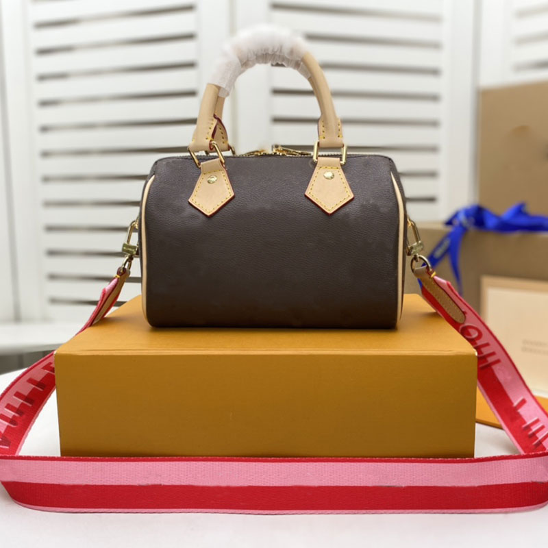 Bag Women Crossbody Bags Handbag Fashion Leather Embossed Oversized Letters Removable Shoulder Strap Old Flower Zipper High Quality, Black
Bag Women Crossbody Bags Handbag Fashion Leather Embossed Oversized Letters Removable Shoulder Strap Old Flower Zipper High Quality, Black