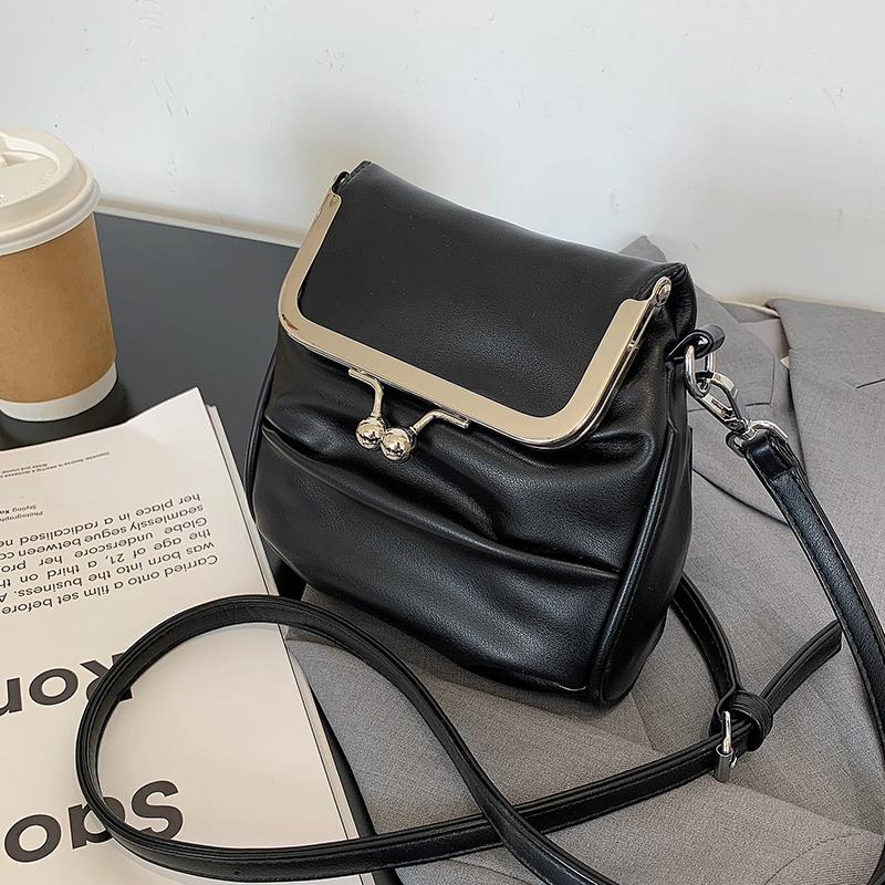 Shoulder Bags Women Clip Fashion PU Leather Kiss Lock Crossbody Bag 2021 Style Female Messenger Cute Phone Purses, Beige
Shoulder Bags Women Clip Fashion PU Leather Kiss Lock Crossbody Bag 2021 Style Female Messenger Cute Phone Purses, Beige