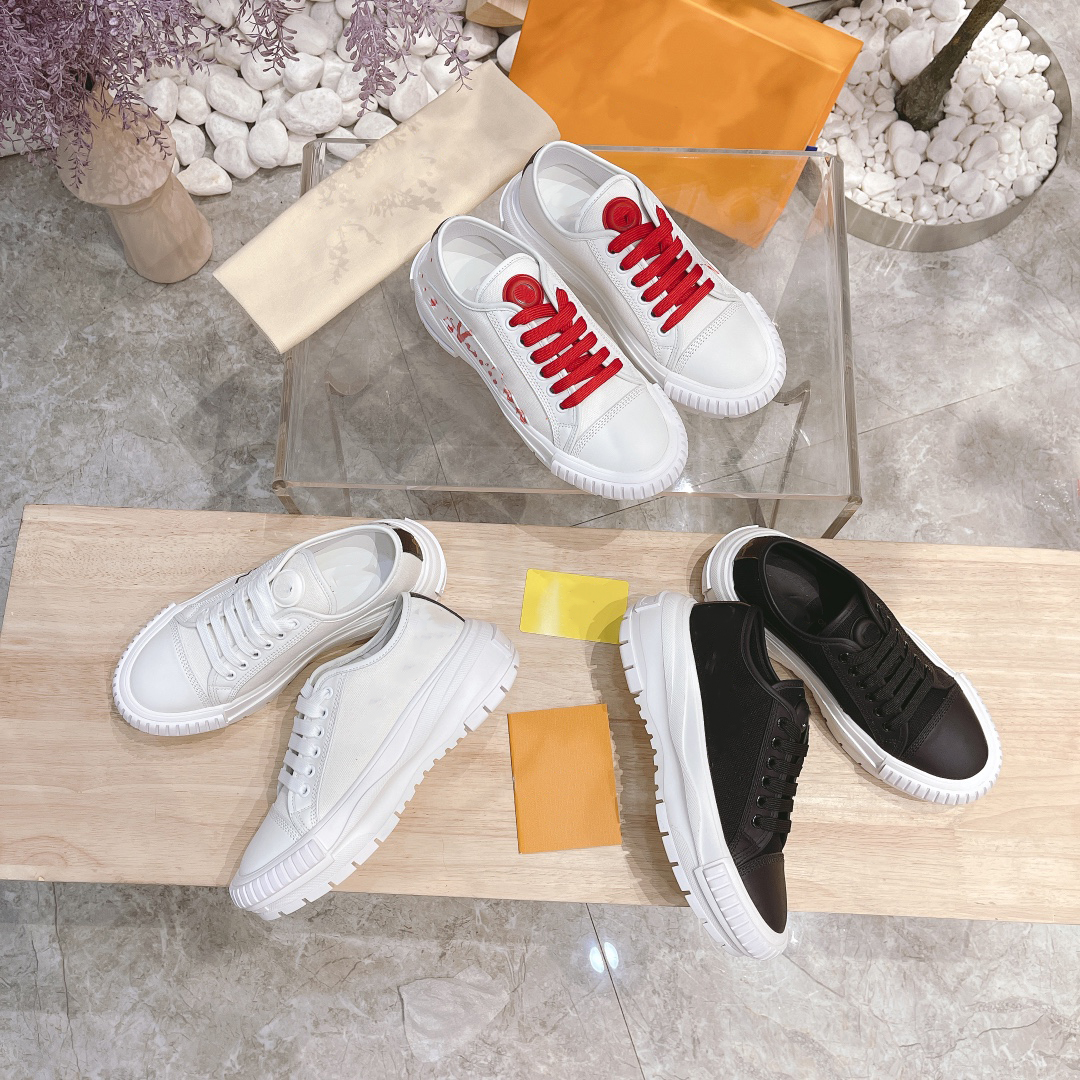 Squad high-quality luxury brand shoe thick-soled canvas calfskin casual shoes Circle V standard driving sneakers, Red
Squad high-quality luxury brand shoe thick-soled canvas calfskin casual shoes Circle V standard driving sneakers, Red
