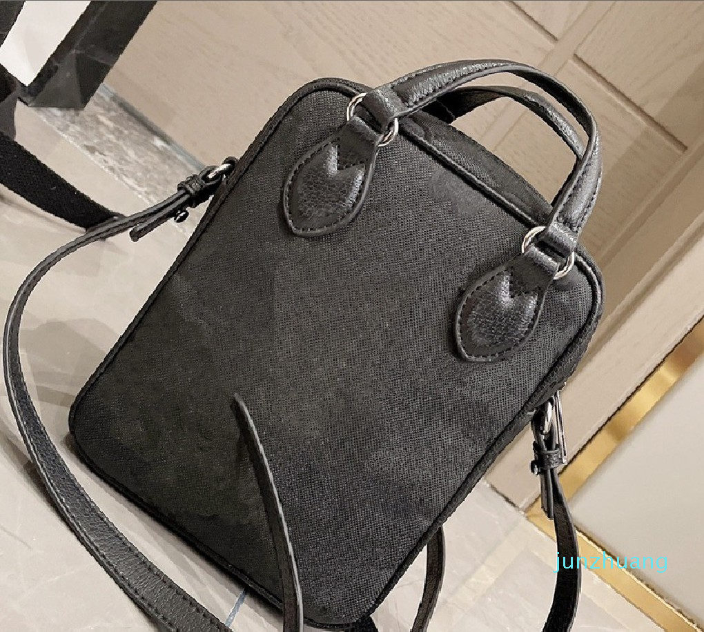 Designer- Fashion leisure men's and women's schoolbags, high-quality backpacks, fashionable retro briefcases,temperament black handbags
Designer- Fashion leisure men's and women's schoolbags, high-quality backpacks, fashionable retro briefcases,temperament black handbags