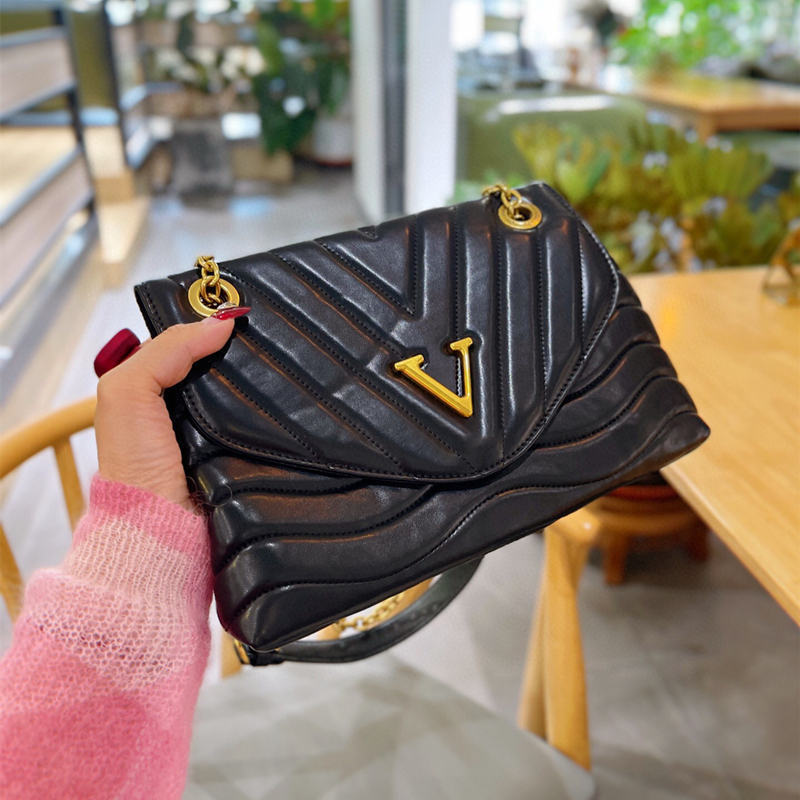 Designer Crossbody luxury bag Handbag genuine leather Shoulder bags handbags Fashion brand high-quality Various styles wholesale luxurious Cross body, White size28*18cm
Designer Crossbody luxury bag Handbag genuine leather Shoulder bags handbags Fashion brand high-quality Various styles wholesale luxurious Cross body, White size28*18cm