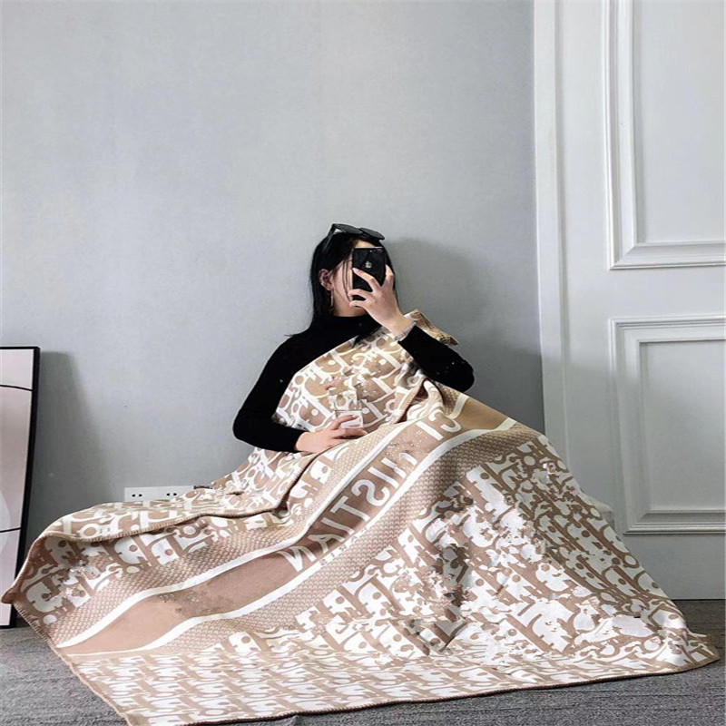 unisex luxury design Blankets home classic high quality fashion blanket letter pattern Textiles
unisex luxury design Blankets home classic high quality fashion blanket letter pattern Textiles