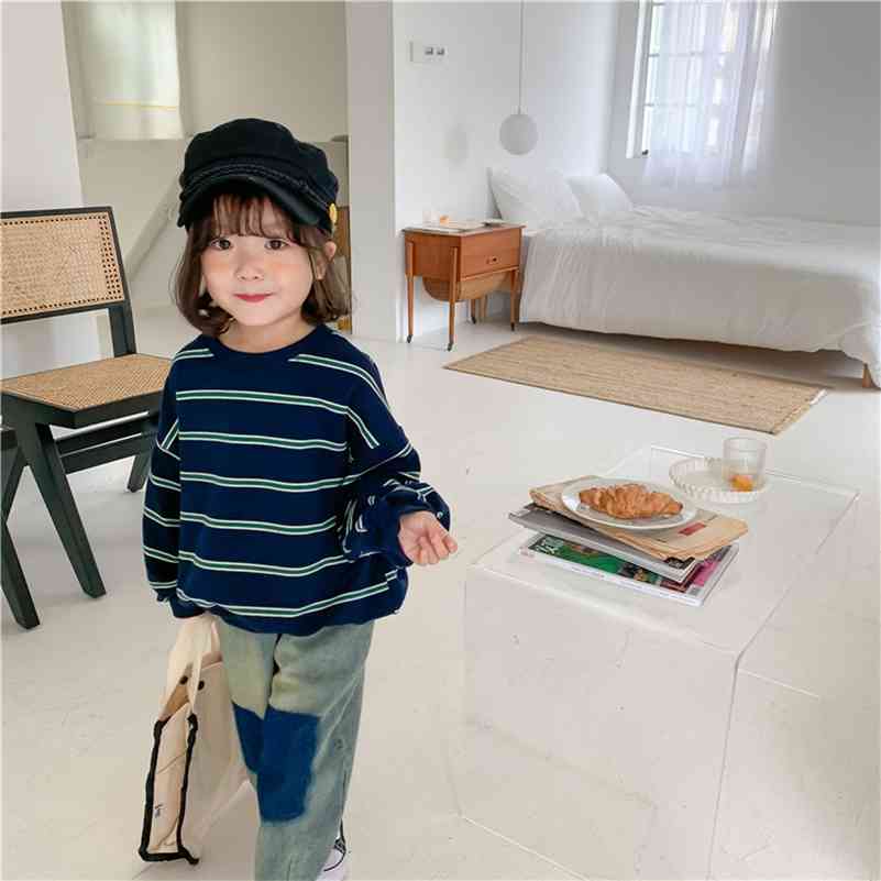 Autumn Winter boys and girls loose long sleeve striped sweatshirts kids thicken casual clothes warm Tops 210708, Navy thin style
Autumn Winter boys and girls loose long sleeve striped sweatshirts kids thicken casual clothes warm Tops 210708, Navy thin style